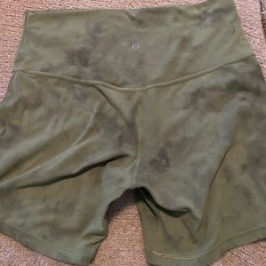 Lululemon - size 10 align short in green - gently worn